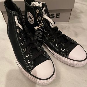 Brand new! Converse Chuck Taylor pro black suede 9.5